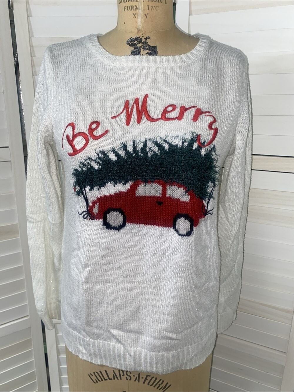 Signature Collection Embroidered “Be Merry” White Christmas Sweater Sz Medium